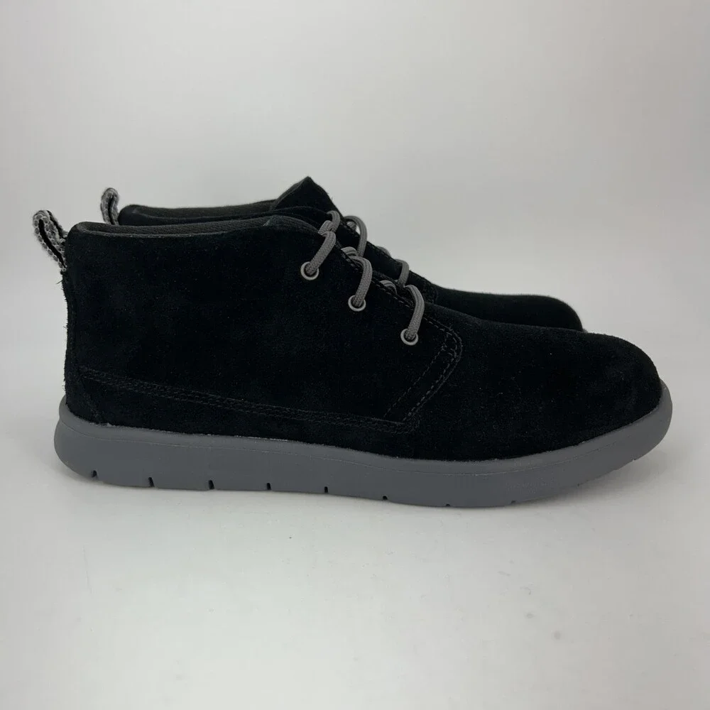 UGG Boots Youth Size 5 Black Canoe Suede Chukka Ankle Lace Up Lightweight Shoes